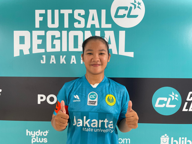 Azra Zifa Kayla, kapten tim futsal putri Universitas Negeri Jakarta (UNJ) di Campus League Regional Jakarta 2025. Foto: Antika Fahira/kumparan