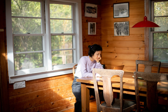 Ilustrasi wisatawan lintas generasi. Foto: Airbnb