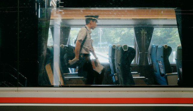 Ilustrasi Passenger Service KAI. Foto: Unsplash.com/Nguyen Minh