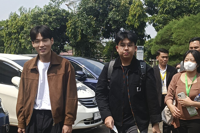 Na Daehoon kembali jalani sidang perkara cerai dengan Jule, di Pengadilan Agama Jakarta Selatan, Selasa (2/12/2025). Foto: Giovanni/kumparan