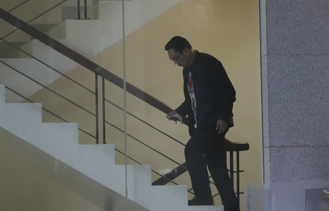 Mantan Gubernur Jawa Barat Ridwan Kamil tiba di Gedung Merah Putih KPK, Jakarta, Selasa (2/11/2025). Foto: Jamal Ramadhan/kumparan
