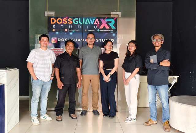 Dokumentasi benchmarking kurikulum STSRD VISI ke industri di DossGuava: New Media. Foto: Dok. STSRD VISI