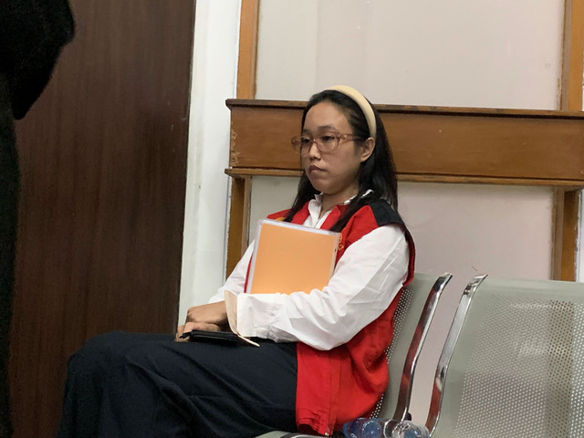 Terdakwa Melani direktur promotor konser Mecimapro, menjalani sidang perdana kasus dugaan penggelapan dana di PN Jakarta Selatan, Selasa (2/12/2025). Foto: Vincentius Mario/kumparan