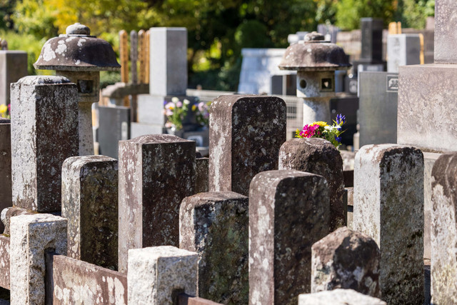 Ilustrasi pemakaman di Jepang. Foto: captainX/Shutterstock