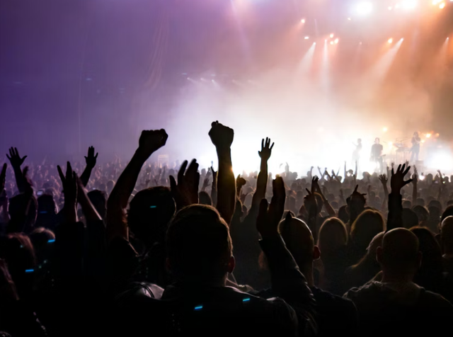 Ilustrasi harga tiket konser mahalini koma live in concert di jakarta 2026. Sumber: Unsplash/ActionVance