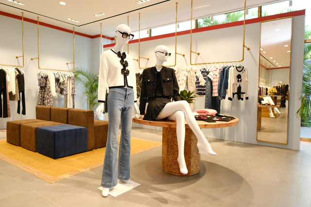 Flagship store pertama ALICE + OLIVIA by Stacey Bendet hadir di Ground Floor Plaza Senayan, Jakarta. Foto: MAP Fashion