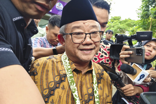 Menteri Pendidikan Dasar dan Menengah (Mendikdasmen) Abdul Mu'ti usai acara Hari Disabilitas Internasional 2025 di Hotel Ramada by Wyndham, Kabupaten Sleman, Rabu (3/12/2025). Foto: Arfiansyah Panji Purnandaru/kumparan