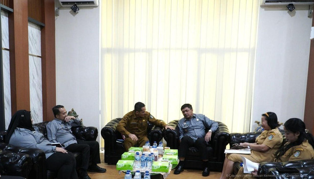 Kantor Wilayah Kementerian Hukum Kalimantan Barat menerima kunjungan Pemerintah Kabupaten Landak. Foto: Dok. Kanwil Kemenkum Kalbar