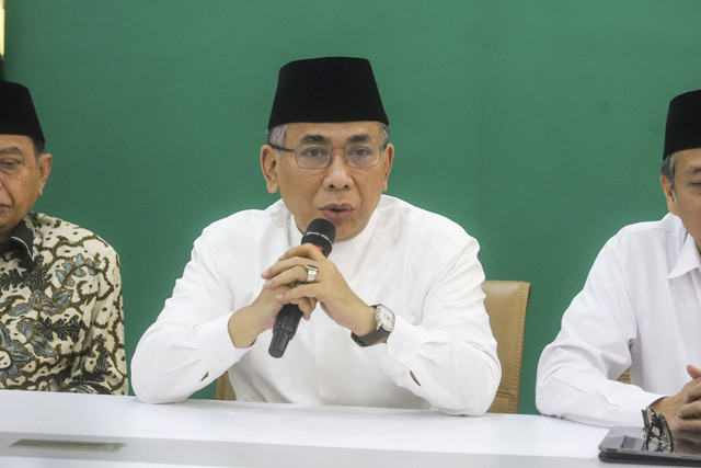 Ketum PBNU, Yahya Cholil Staquf (Gus Yahya) dalam konferensi pers di Kantor PBNU, Jakarta Pusat, Rabu (3/12/2025). Foto: Iqbal Firdaus/kumparan