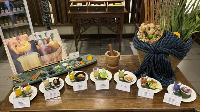 Tujuh menu kolaborasi Hotel The 101 Jakarta Sedayu Darmawangsa dan Suwe Ora Jamu. Foto: Gitario Vista Inasis/kumparan
