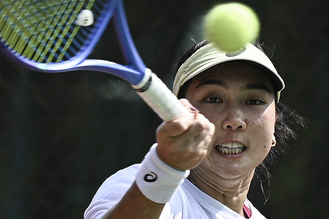Petenis putri Indonesia Aldila Sutjiadi mengikuti sesi latihan jelang Sea Games 2025 di Pelatnas Tenis, Jakarta, Rabu (3/12/2025). Foto: Fauzan/ANTARA FOTO