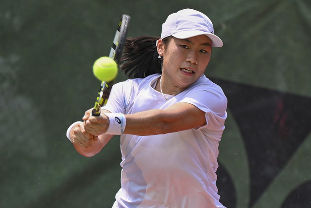 Petenis putri Indonesia Janice Tjen mengikuti sesi latihan jelang Sea Games 2025 di Pelatnas Tenis, Jakarta, Rabu (3/12/2025). Foto: Fauzan/ANTARA FOTO