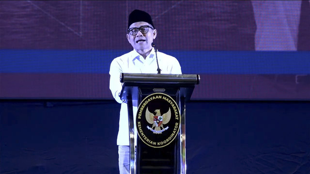Menko PM Muhaimin Iskandar alias Cak Imin dalam acara Workshop Kepala Sekolah Untuk Program SMK Go Global di Makassar, Rabu (3/12/2025). Foto: YouTube/Kemenko Pemberdayaan Masyarakat