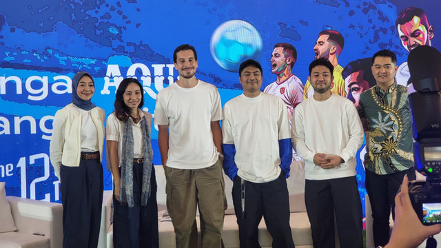 Peluncuran Jersey Pemain ke-12 bersama pemain-pemain Timnas Indonesia, termasuk Thom Haye di Jakarta, Rabu (3/12/2025). Foto: Soni Insan Bagus/kumparan