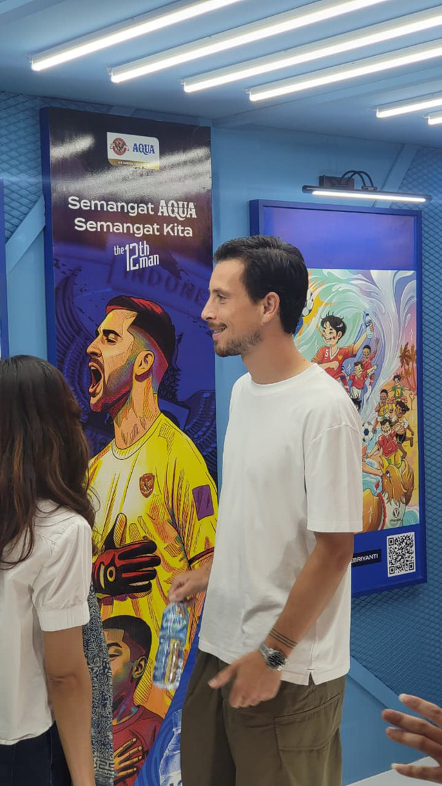 Peluncuran Jersey Pemain ke-12 bersama pemain-pemain Timnas Indonesia, termasuk Thom Haye di Jakarta, Rabu (3/12/2025). Foto: Soni Insan Bagus/kumparan