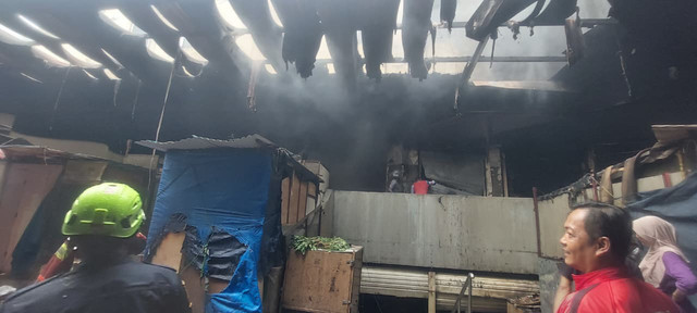 Kebakaran melanda Pasar Kebon Kembang atau Pasar Anyar Kota Bogor, Kamis (4/11/2025). Foto: Damkar Kota Bogor