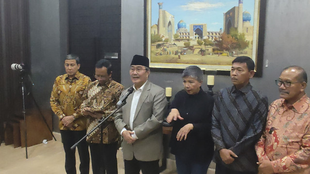 Tim Komisi Percepatan Reformasi Polri di Jalan Dharmawangsa, Jakarta Selatan, pada Kamis (4/12/2025). Foto: Rachmadi Rasyad/kumparan