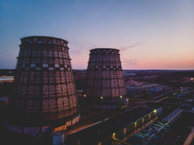 Gambar Ilustrasi (https://www.freepik.com/free-photo/aerial-shot-two-power-plant-sunset-vilnius_10302913.htm#fromView=search&page=1&position=4&uuid=b0df6669-925c-4aeb-a27b-35ade515e7e3&query=Russia+Energy)