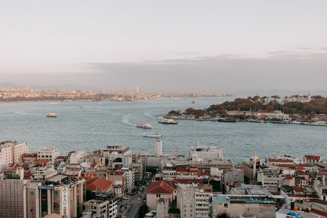 Ilustrasi apa itu Selat Hormuz? Sumber foto: Pexels/ROMAN ODINTSOV