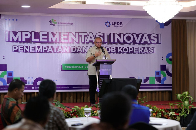 Direktur Utama LPDB Koperasi Krisdianto memberi sambutan pada acara peluncuran Aplikasi BEST. Foto: LPDB Koperasi