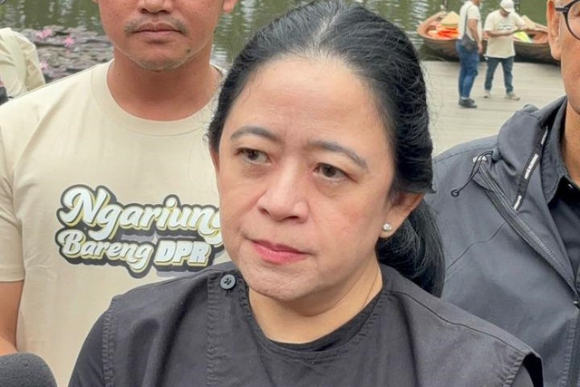 Ketua DPR RI Puan Maharani memberikan keterangan pers di Lembang, Jawa Barat pada Jumat (5/12/2025). Foto: Abid Raihan/kumparan