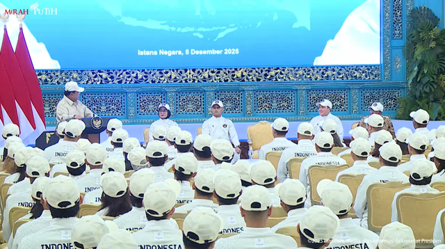 Presiden Prabowo Subianto melepas kontingen Indonesia untuk SEA Games 2025 di Istana Negara, Jakarta, Jumat (5/12/2025). Foto: YouTube/ Sekretariat Presiden