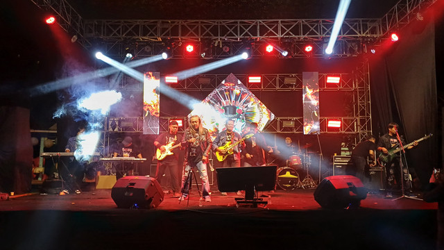 Pagelaran musik Djarum Supermusic ‘Noise Sound’ 2025 di Love Garden MCM Hotel Bojonegoro. Jumat (05/12/2025). (Aset: beritabojonegoro/imam nurcahyo)