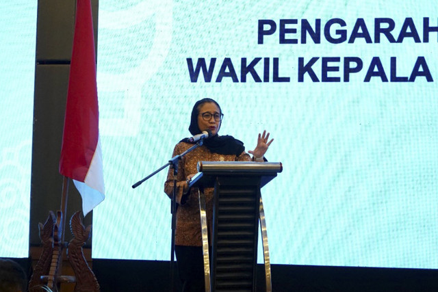 Wakil Kepala BGN Nanik Sudaryati Deyang dalam acara Koordinasi dan Evaluasi Program MBG di Hotel Aston Cilacap, Jumat (5/12/2025). Foto: Dok. BGN
