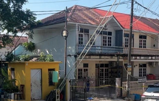 Rumah yang jadi mes karaoke, tempat penyiksaan, di Perumahan Jodoh Permai, Kelurahan Sungai Jodoh, Kecamatan Batu Ampar, Kota Batam. Dok: Batamnews