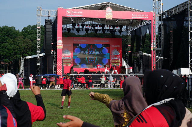Fun Zumba buka Daihatsu Kumpul Sahabat Malang 2025. Foto: kumparan