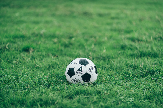 Ilustrasi Indonesia vs Filipina SEA Games 2025 Jam Berapa?, Unsplash/Amo fif