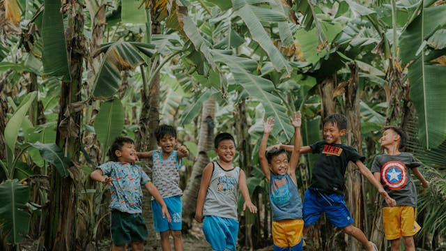 Ilustrasi Kumpulan anak-anak dengan risiko defisiensi zat gizi. Foto : Pexels.