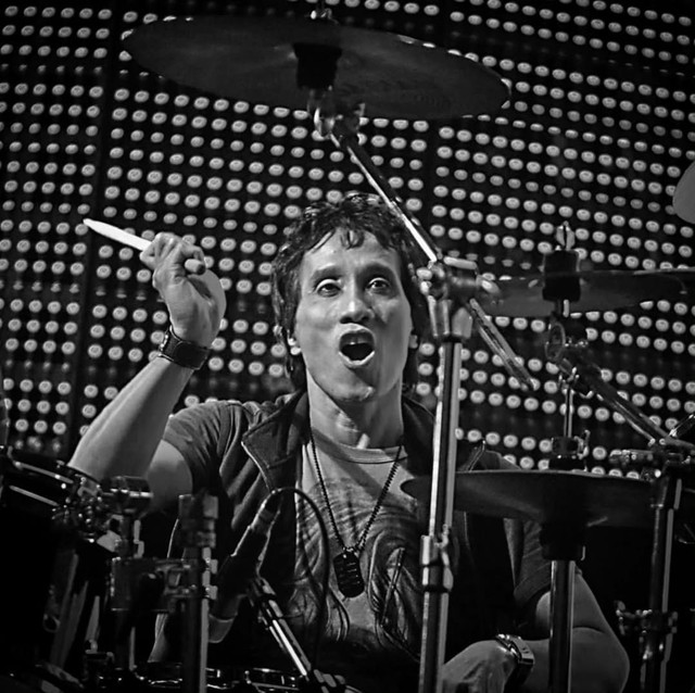 Yaya Moektio, mantan drummer God Bless. Foto: Instagram @godblessrocks