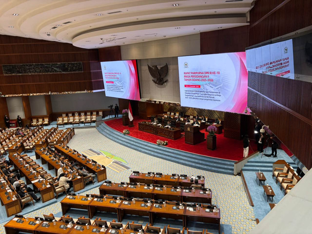 Suasana Rapat Paripurna DPR pada Senin (8/12/2025). Foto: Abid Raihan/kumparan