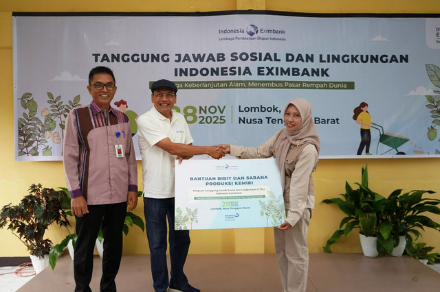 Indonesia Eximbank (Lembaga Pembiayaan Ekspor Indonesia/LPEI) kembali menegaskan komitmennya dalam mendukung penguatan UKM berorientasi ekspor melalui program Tanggung Jawab Sosial di Lombok, NTB. Foto: Dok. Indonesia Eximbank