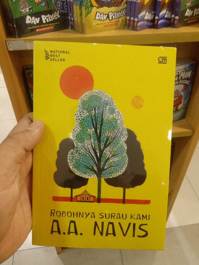 Sampul Cover Robohnya Surau Kami A.A. Navis (Dokumentasi Pribadi)