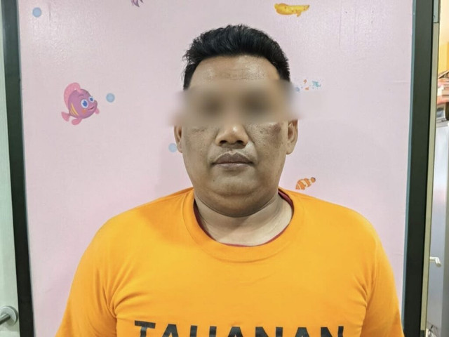 Oknum guru berinisial SC yang menjadi terduga pelaku cabul sesama jenis terhadap anak laki-laki. | Foto: Polres Lampung Selatan