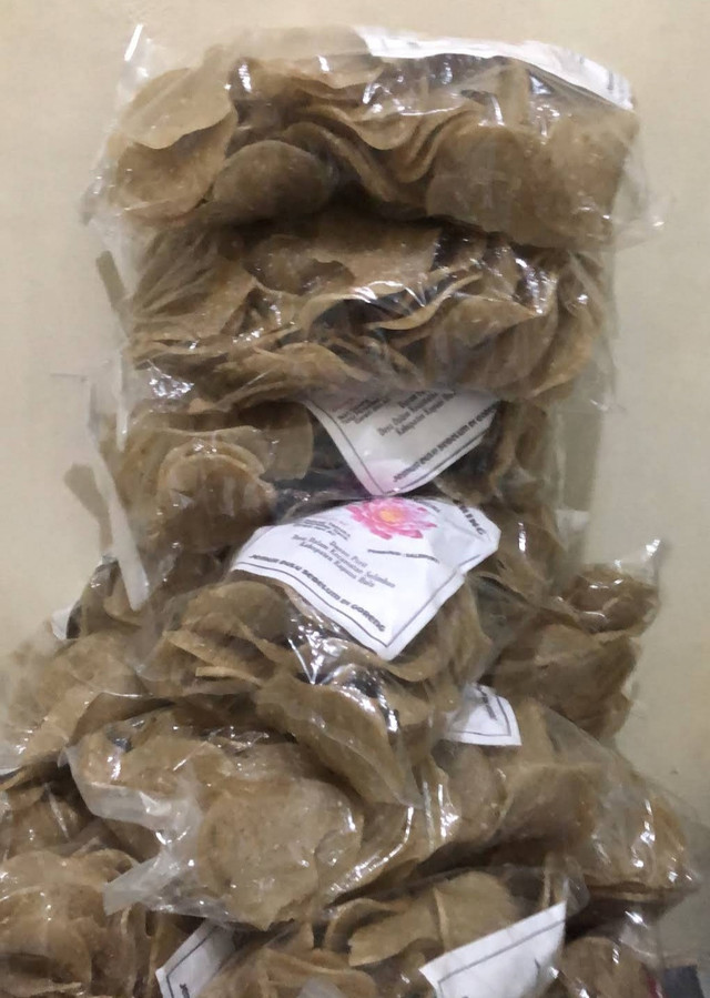 Dokumentasi produk kerupuk ikan dari pemilik toko
