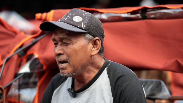 Penerima bantuan becak listrik dari Presiden RI Prabowo Subianto secara pribadi melalui Yayasan Gerakan Solidaritas Nasional (GSN). Foto: Dok. Istimewa