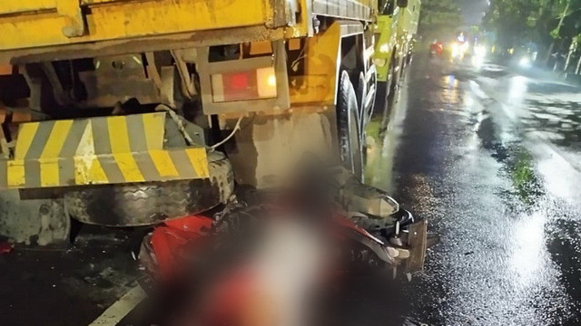 Kecelakaan lalu-lintas di jalan raya Bojonegoro-Babat, turut Desa Margomulyo, Kecamatan Balen, Kabupaten Bojonegoro. Selasa (09/12/2025) (Aset: Istimewa)