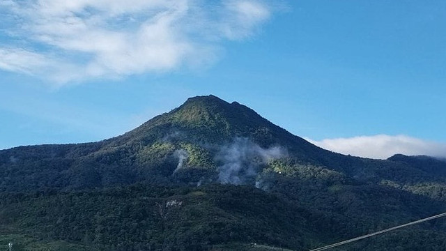 Gunung Talang di Solok, Sumatera Barat, erupsi. Foto: PVMBG