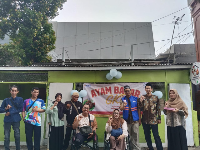 DKM Al Istiqomah EPSON dan DT Peduli Resmikan Program KUBE Ayam Bakar GKD untuk Penyandang Disabilitas di Bekasi (Sumber : DT Peduli)