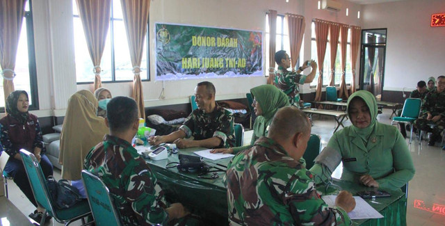 Kodim Mempawah menggelar kegiatan donor darah. Foto: Dok. Pendim Mempawah