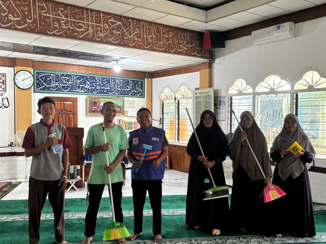 Relawan DT Peduli metro gelar kegiatan "Aku Cinta Masjid" di Masjid Al Hidayah Kota Metro (Sumber : DT Peduli)