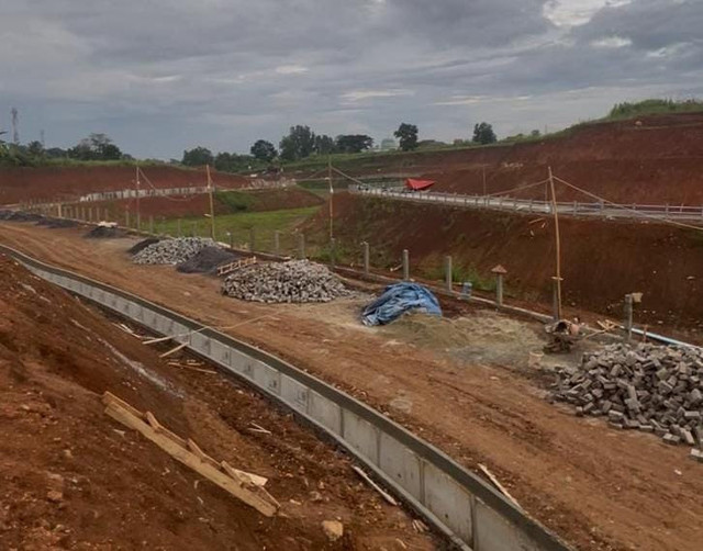 Pembangunan embung atau penampung air di Jalan Teuku Cik Ditiro, Kecamatan Kemiling, Kota Bandar Lampung | Foto : Dok. Ist