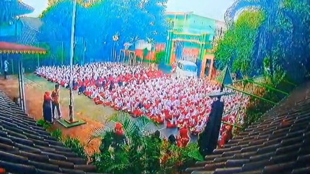 Rekaman CCTV saat mobil pengangkut MBG tabrak siswa-guru di SDN Kalibaru 01 Pagi. Foto: Dok. Istimewa