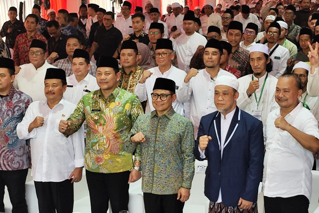 Menko Muhaimin Iskandar atau Cak Imin pada acara groundbreaking rekonstruksi Ponpes Al Khoziny di Kabupaten Sidoarjo, Jatim pada Kamis (11/12/2025). Foto: Luthfi Humam/kumparan
