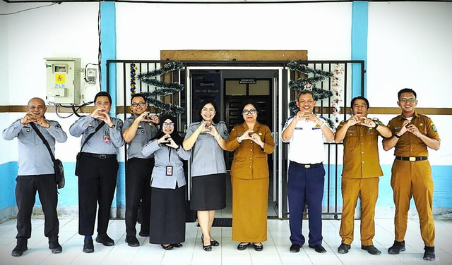 Foto bersama jajaran Kanwil Kemenkum Kalbar dengan Dishub Bengkayang. Foto: Dok. Kanwil Kemenkum Kalbar