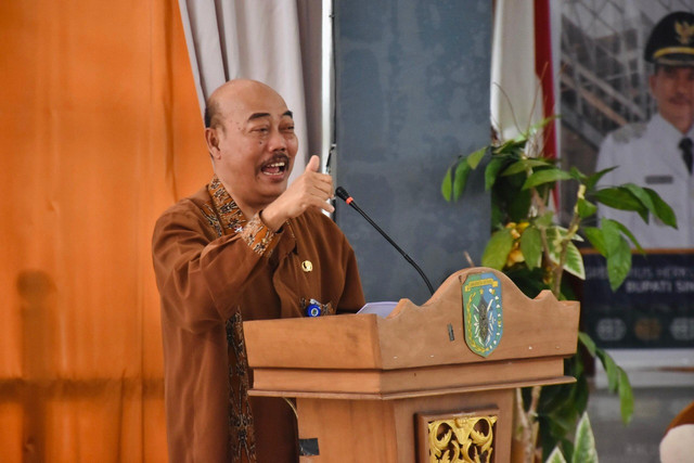 Sekda Sintang, Kartiyus. Foto: Dok. Istimewa