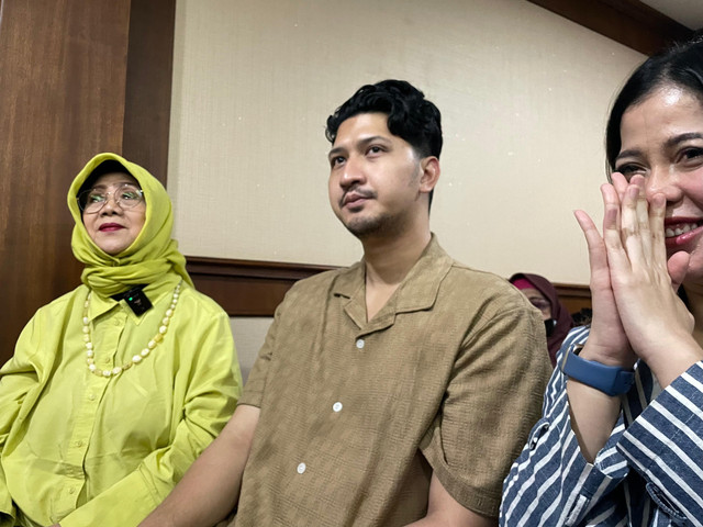 Aditya Zoni datang dalam sidang kasus peredaran narkotika Ammar Zoni di Pengadilan Negeri Jakarta Pusat, Kamis (11/12/2025). Foto: Salsha Okta Fairuz/kumparan